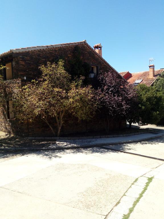 Gasthaus El Egio Cervera de Buitrago Exterior foto